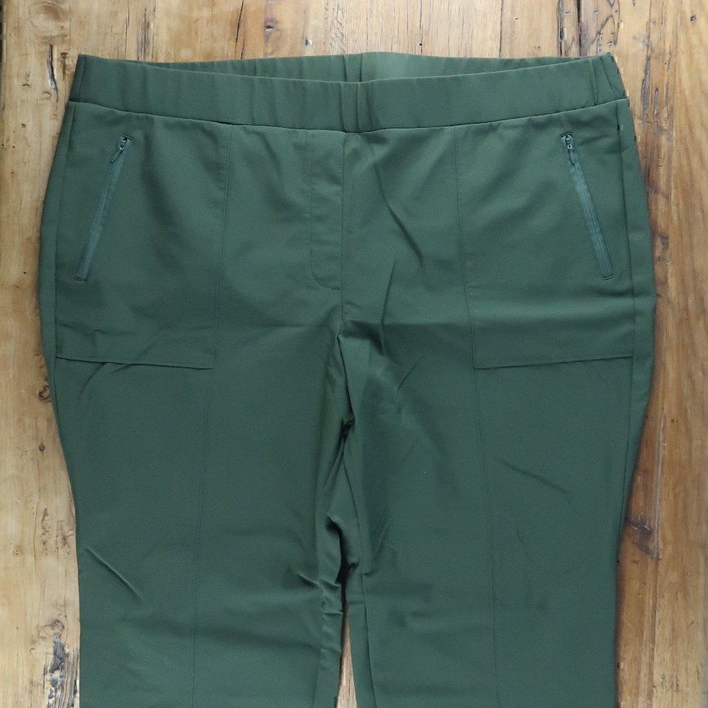 LANE BRYANT OLIVE GREEN CAPRI PULL ON PANTS WITH ZIPPER POCKETS SIZE 24P - Picture 3 of 7